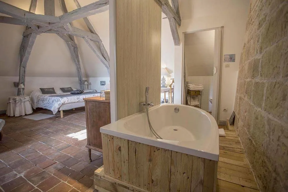 Chambre d'hôtes - Manoir de la Blonnerie - Baignoire de la chambre Golden